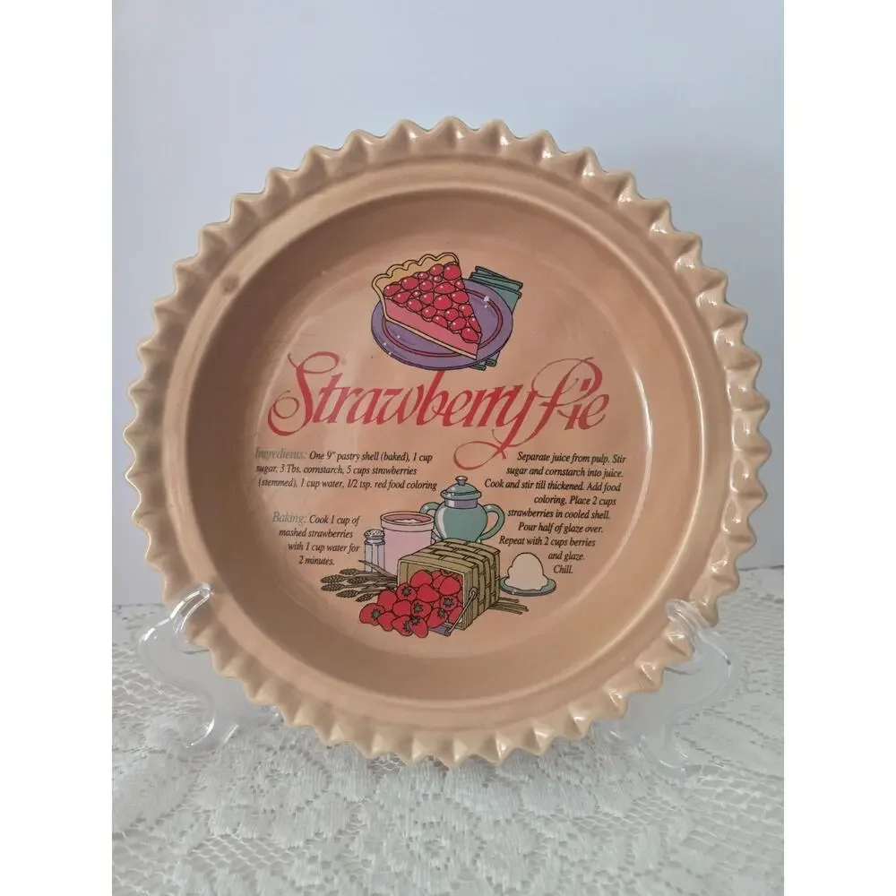 Vintage Strawberry Pie Dish UNIVERSAL TRUMPS CORP. Made In Taiwan